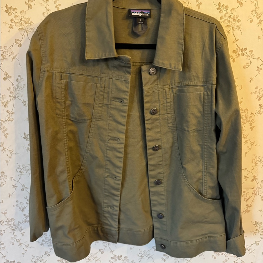 Patagonia Women's Utility Jacket in Olive